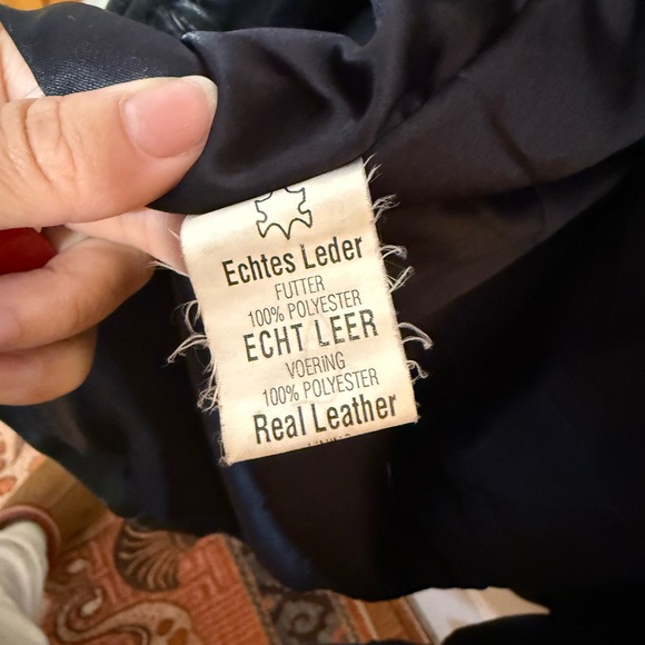 Vintage Black Leather Trench Coat - Picture 4 of 9